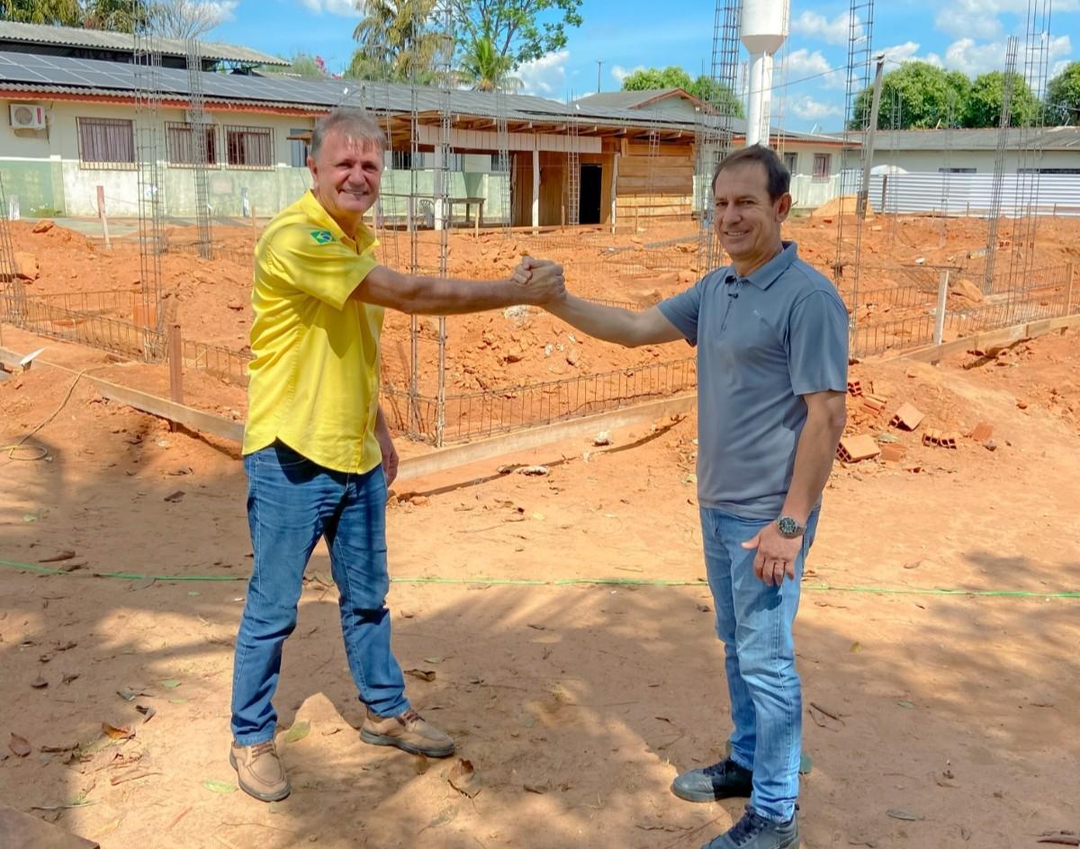 Deputado Luizinho Goebel visita obras de ampliação da Apae em Vilhena