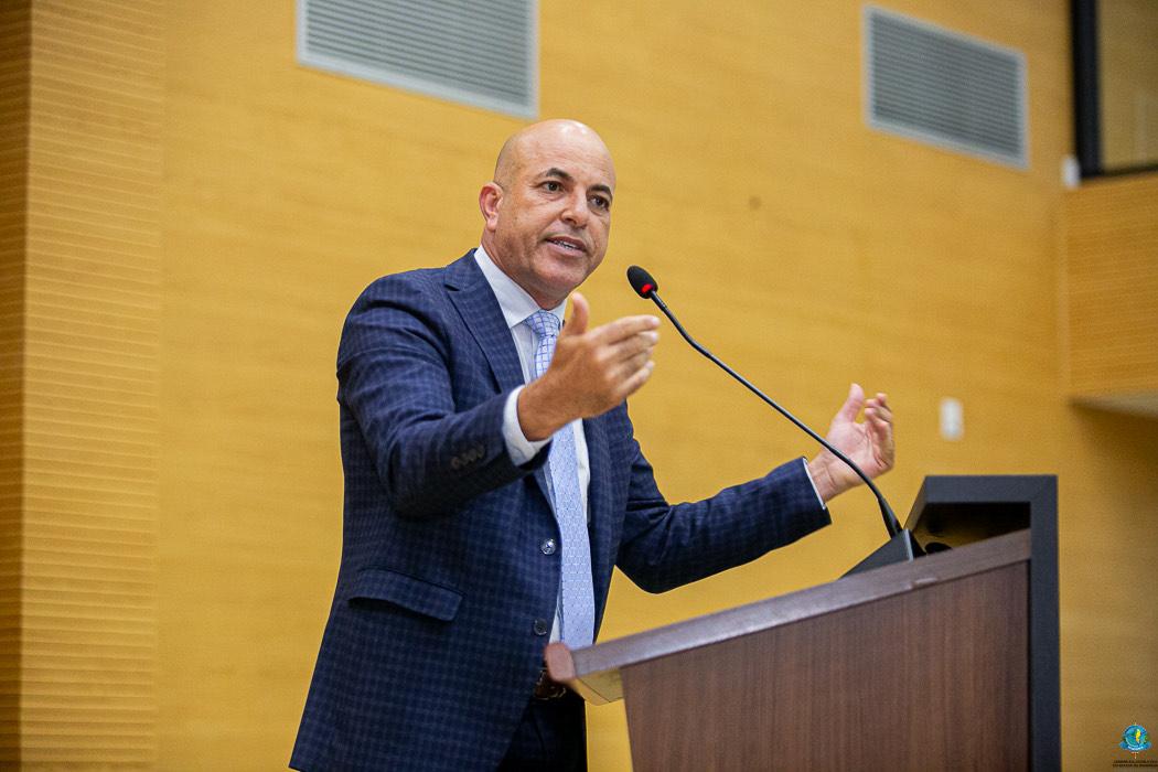 Em discurso firme, Ismael Crispin questiona prioridades e cobra debates que garantam o futuro de Rondônia