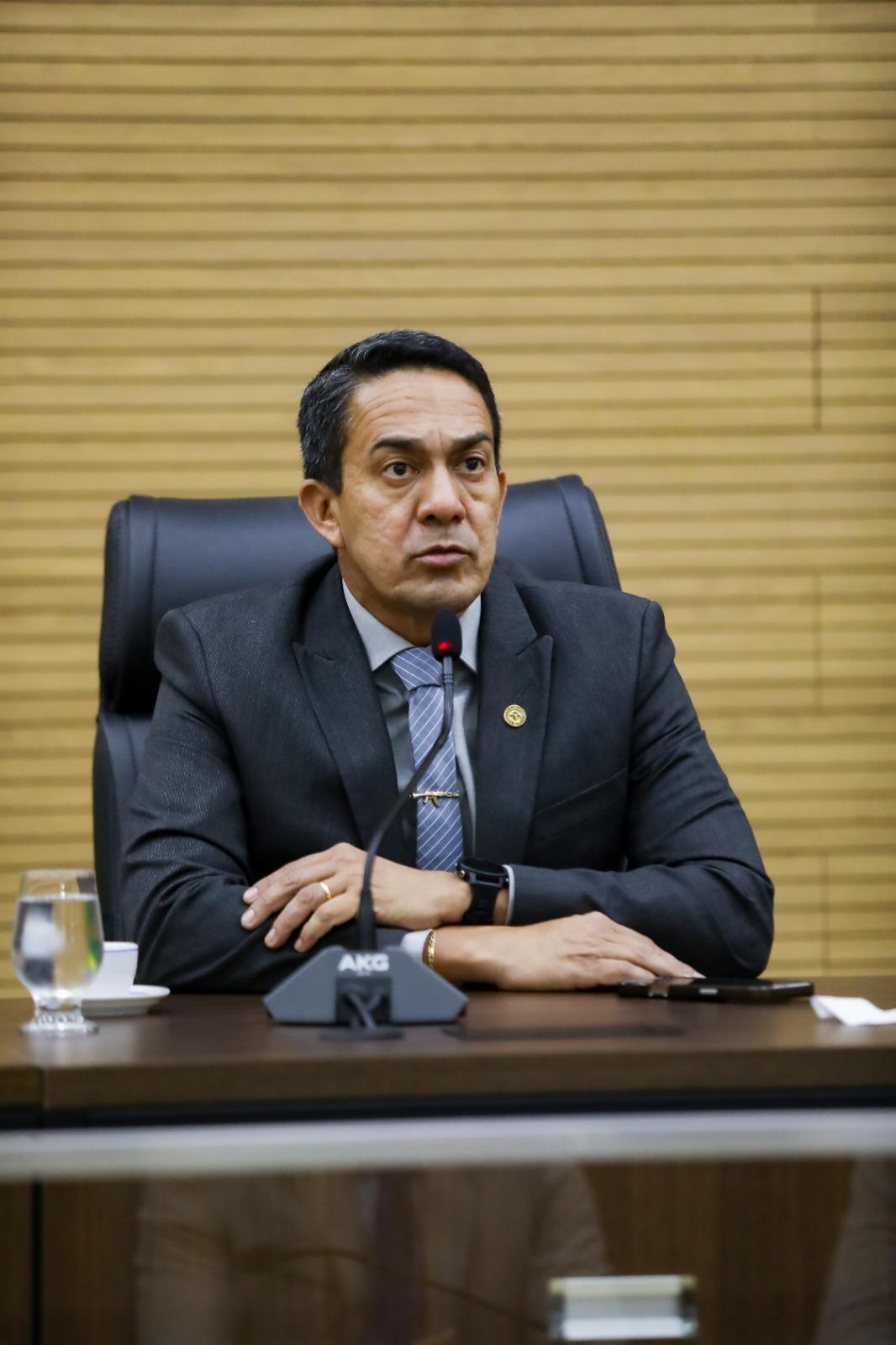 Eyder Brasil investe mais de R$ 3,7 milhões em 21 escolas municipais e estaduais de Rondônia