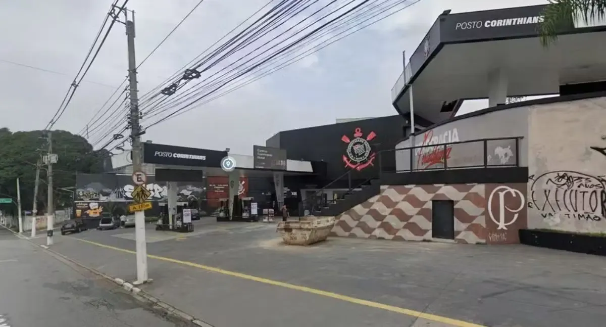 Postos Corinthians pertencem a alvos de megaoperação contra o PCC; clube diz que licenciou marca