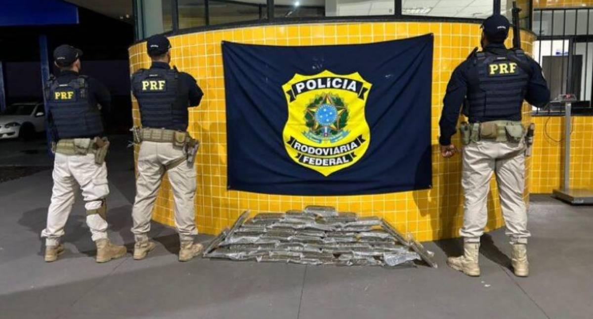 PRF apreende 50 kg de skunk escondidos em mesa de sinuca de Rondônia