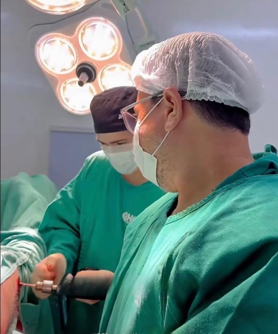 Deputado Laerte Gomes comemora início de cirurgias ortopédicas realizadas pelo SUS em Ji-Paraná