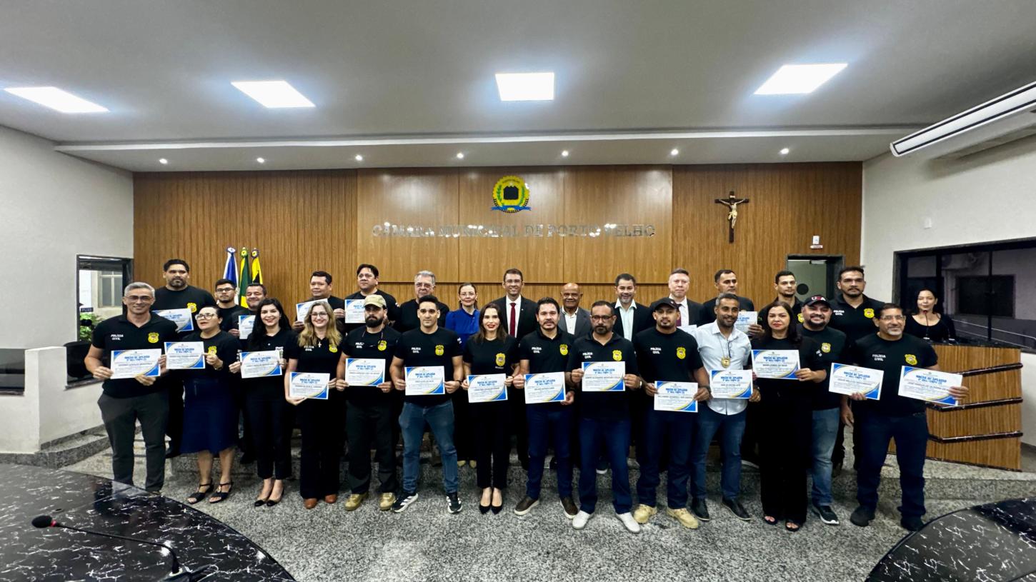 DHPP: Pedro Geovar exalta trabalho da Delegacia de Homicídios e entrega Moção de Aplauso