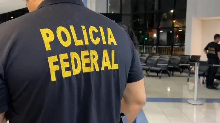 PF investiga falsificação e comercialização de documentos públicos