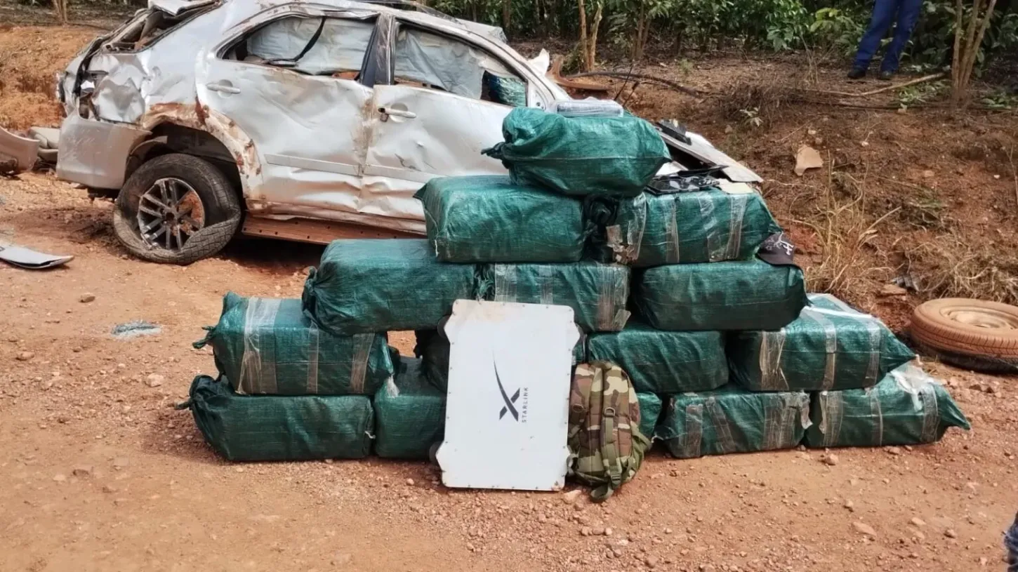 Polícia Militar apreende 600 kg de drogas após perseguição e capotamento em RO