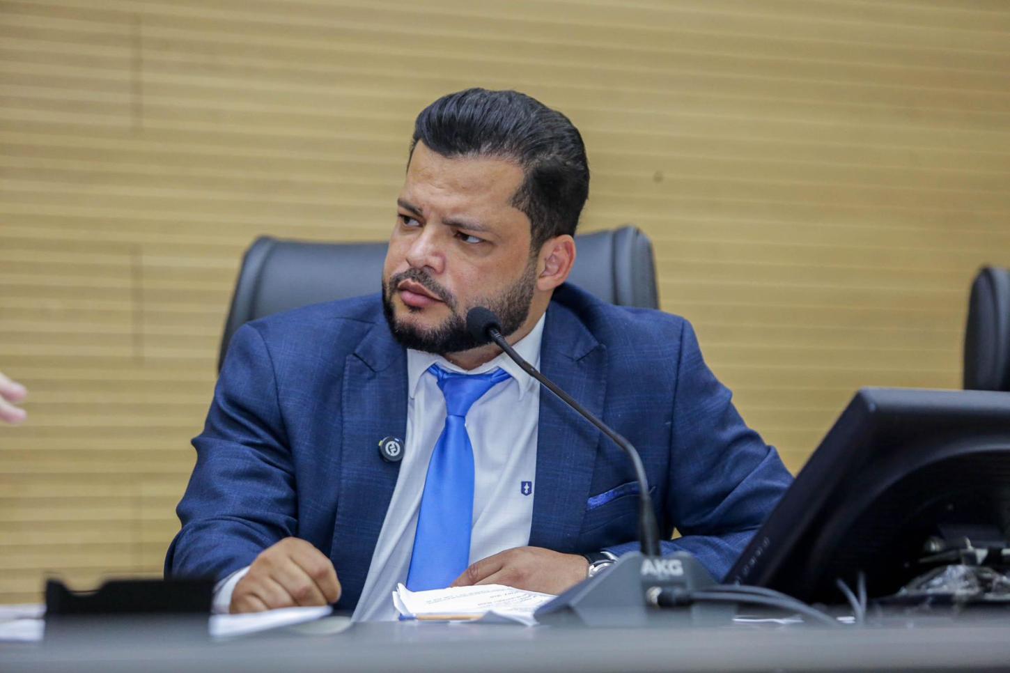 Deputado Edevaldo Neves cobra transparência sobre motoristas de aplicativo e pede relatório completo ao Governo de Rondônia