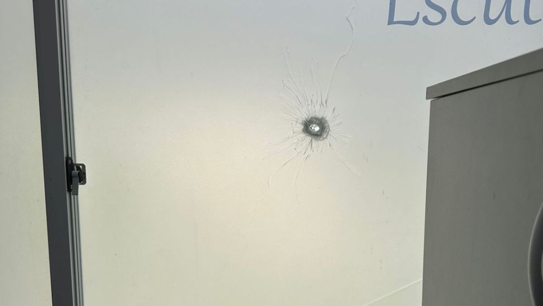 Dois homens são mortos em meio a tiroteio próximo a unidade de saúde no Rio