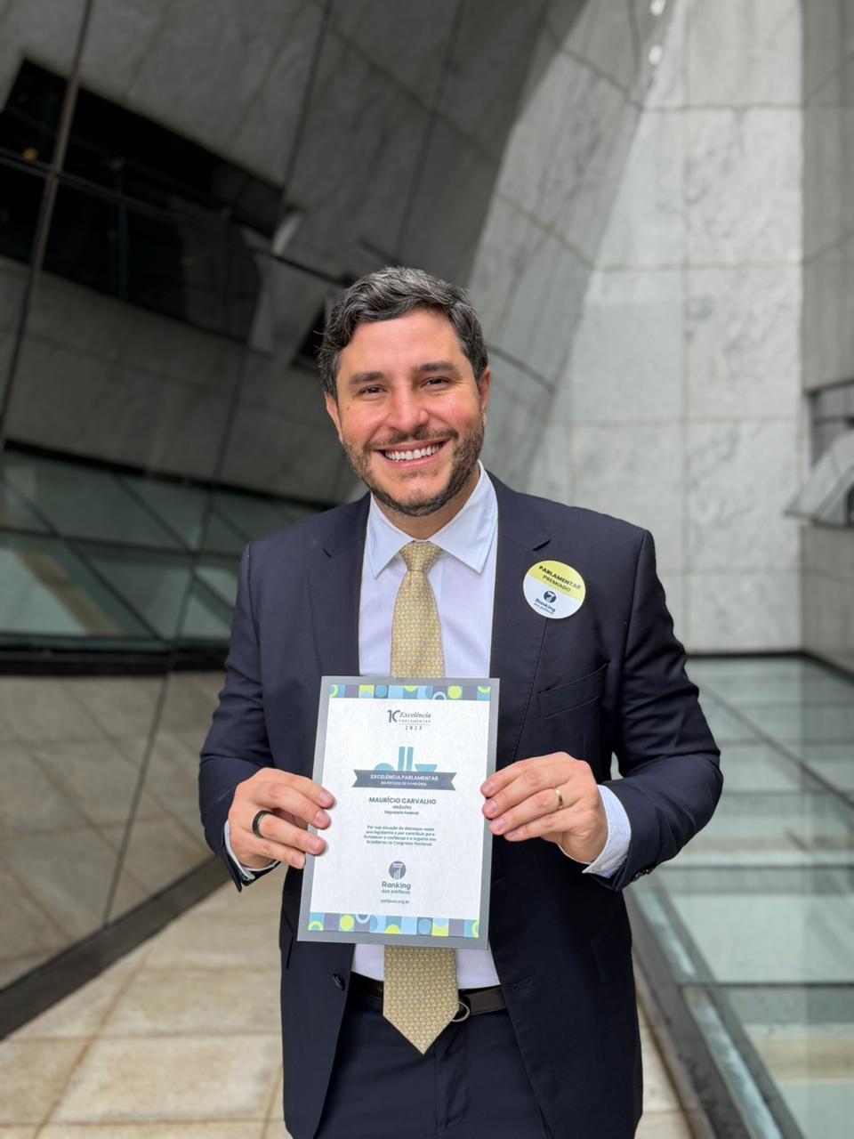 MAURICIO CARVALHO PREMIADO COMO MELHOR PARLAMENTAR DE RONDÔNIA PELO RANKING DOS POLÍTICOS