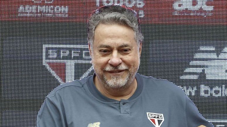 Casares perde força no São Paulo após rompimento de quatro grupos de apoio