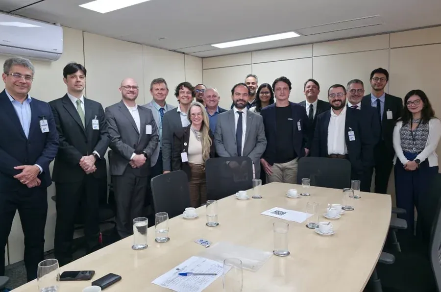 Governo Lula se reúne com setor de conteúdo adulto para tratar da proteção de menores