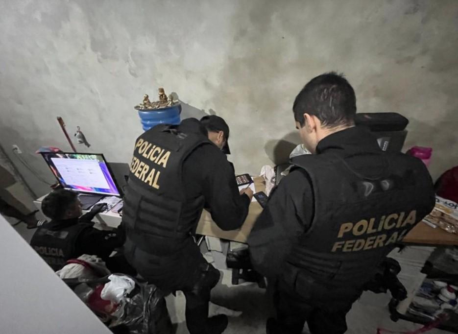 Polícia Federal combate grupo suspeito de furtar e revender computadores da Caixa Econômica