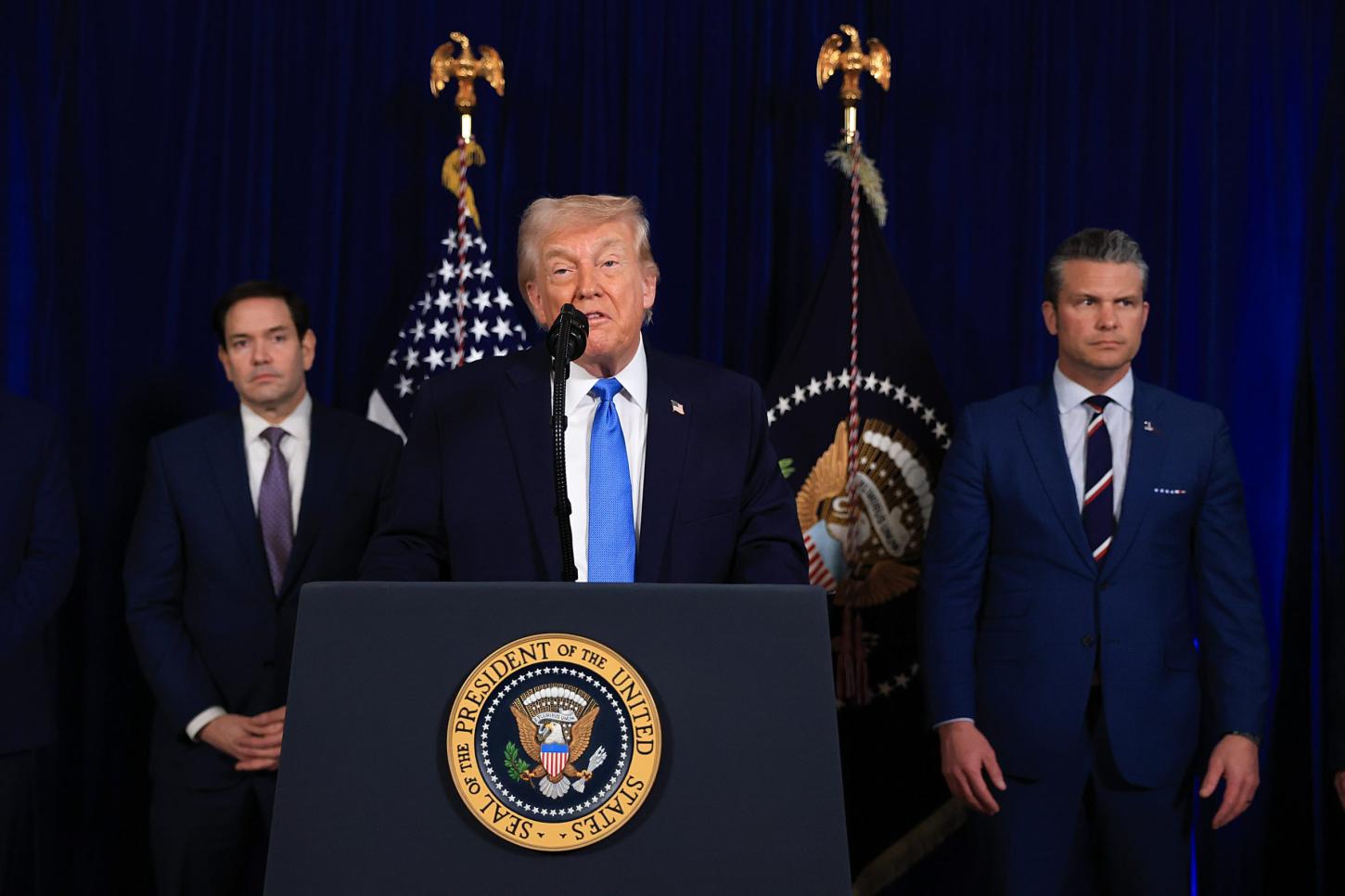 Trump acusa Maduro de enviar “gangues assassinas” aos EUA e intensifica retórica contra governo venezuelano