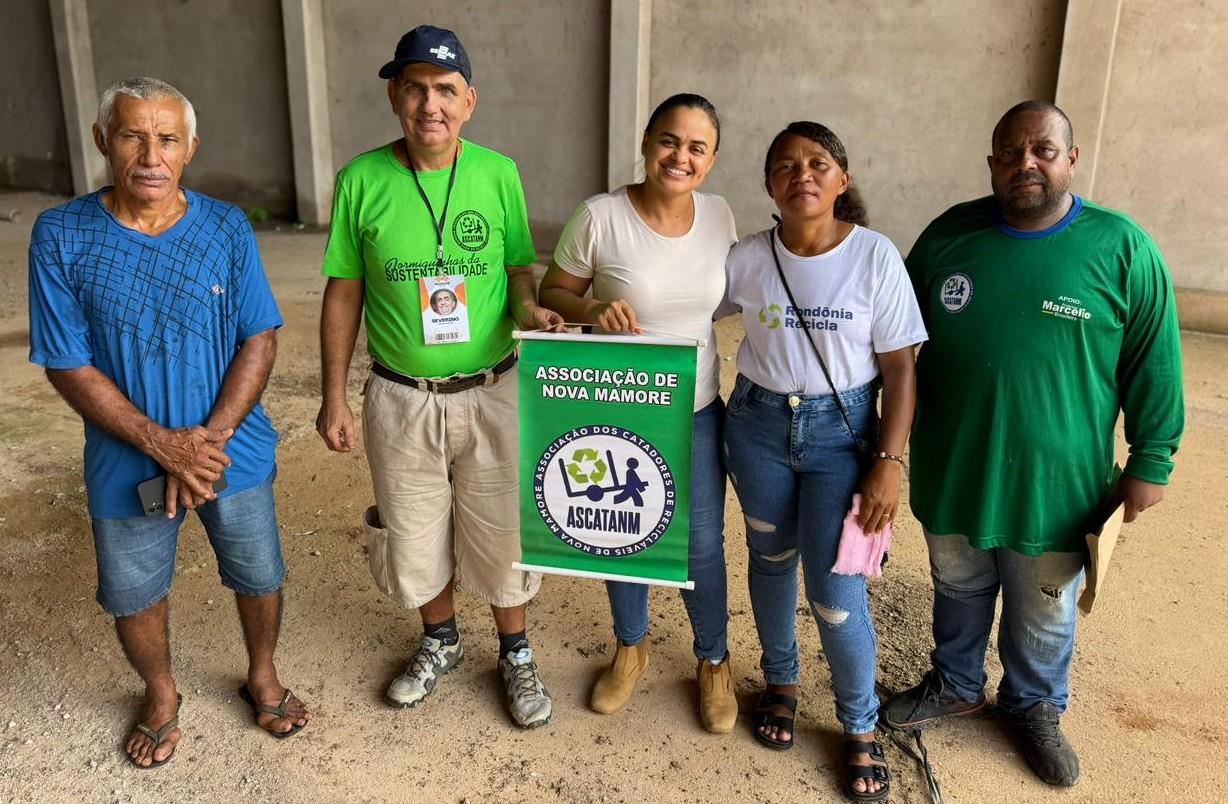 Dra. Taíssa visita catadores de recicláveis e cobra melhores condições de trabalho em Nova Mamoré