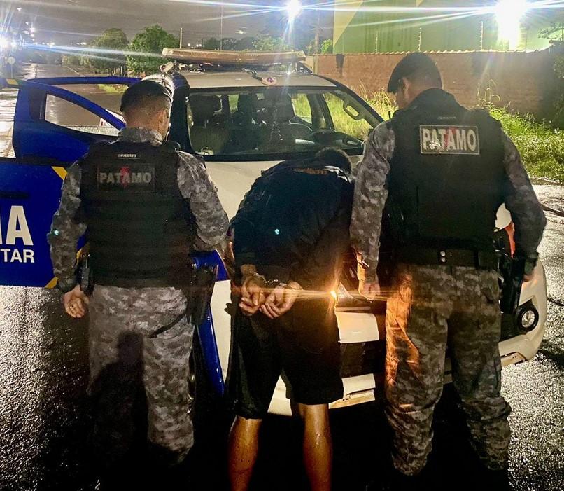 Nota da PM esclarece perseguição, prisão de suspeito e acidente com viatura em Rolim de Moura