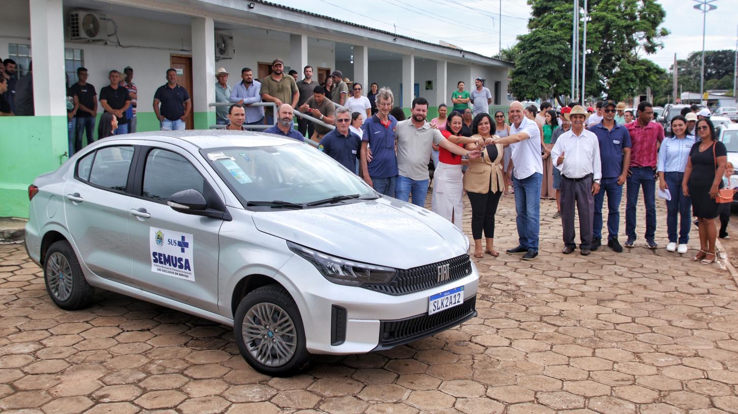 Em Pimenteiras do Oeste, Ismael Crispin destina veículo exclusivo para o transporte de pacientes da fisioterapia