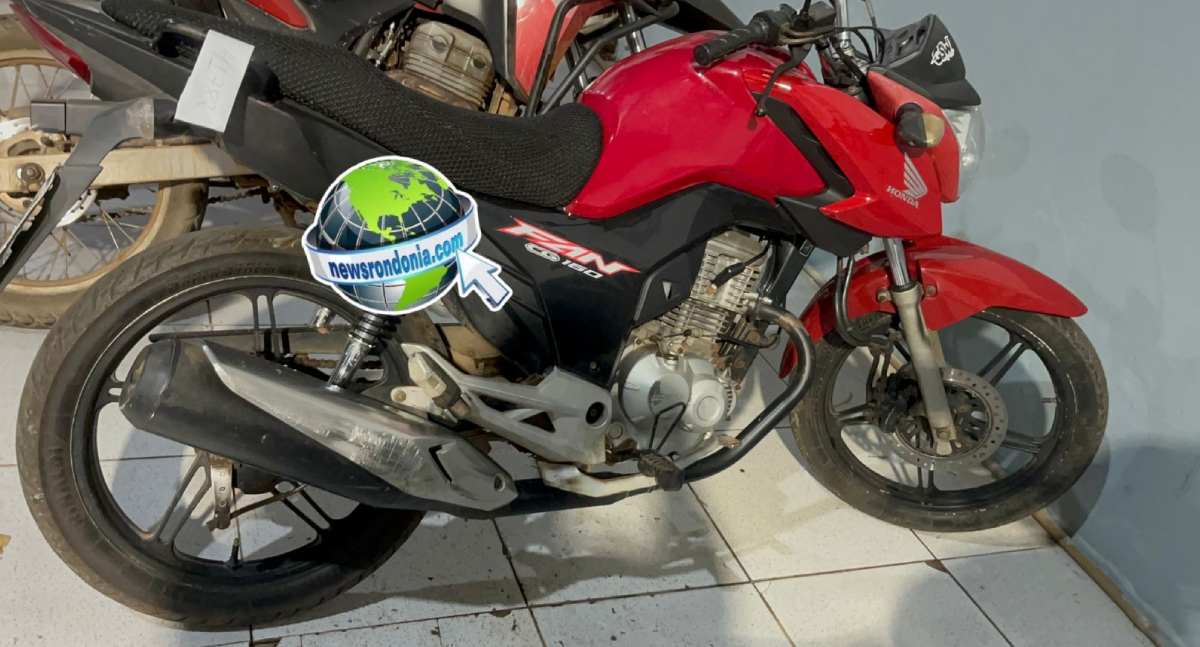 Jovem é preso com moto adulterada em pátio de supermercado na zona leste