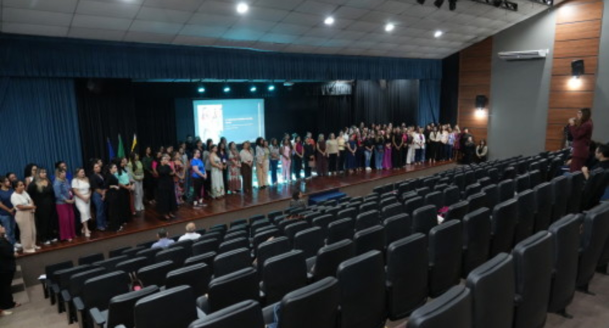 Mulheres que Inspiram lota teatro e destaca protagonismo feminino