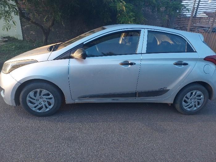 Na zona leste: criminosos encapuzados sequestram mulher com metralhadora.