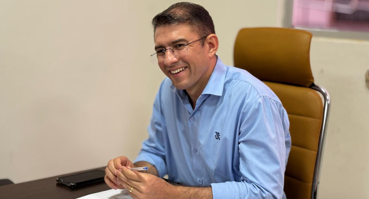 Pedro Geovar garante recuperação asfáltica no bairro Planalto II