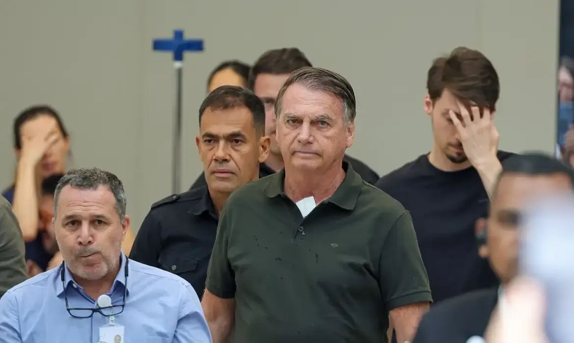 PGR se manifesta a favor de domiciliar para Bolsonaro