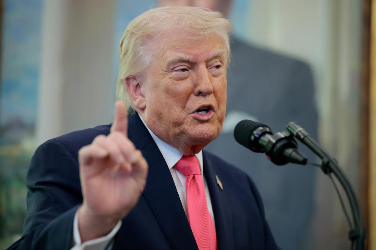 Trump cita progresso com o Irã, mas ameaça destruir usinas de energia