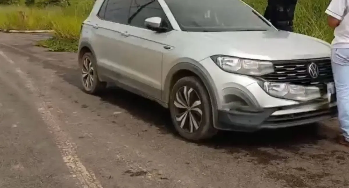 Carro roubado é encontrado abandonado no bairro Vale Verde, em interior de Rondônia