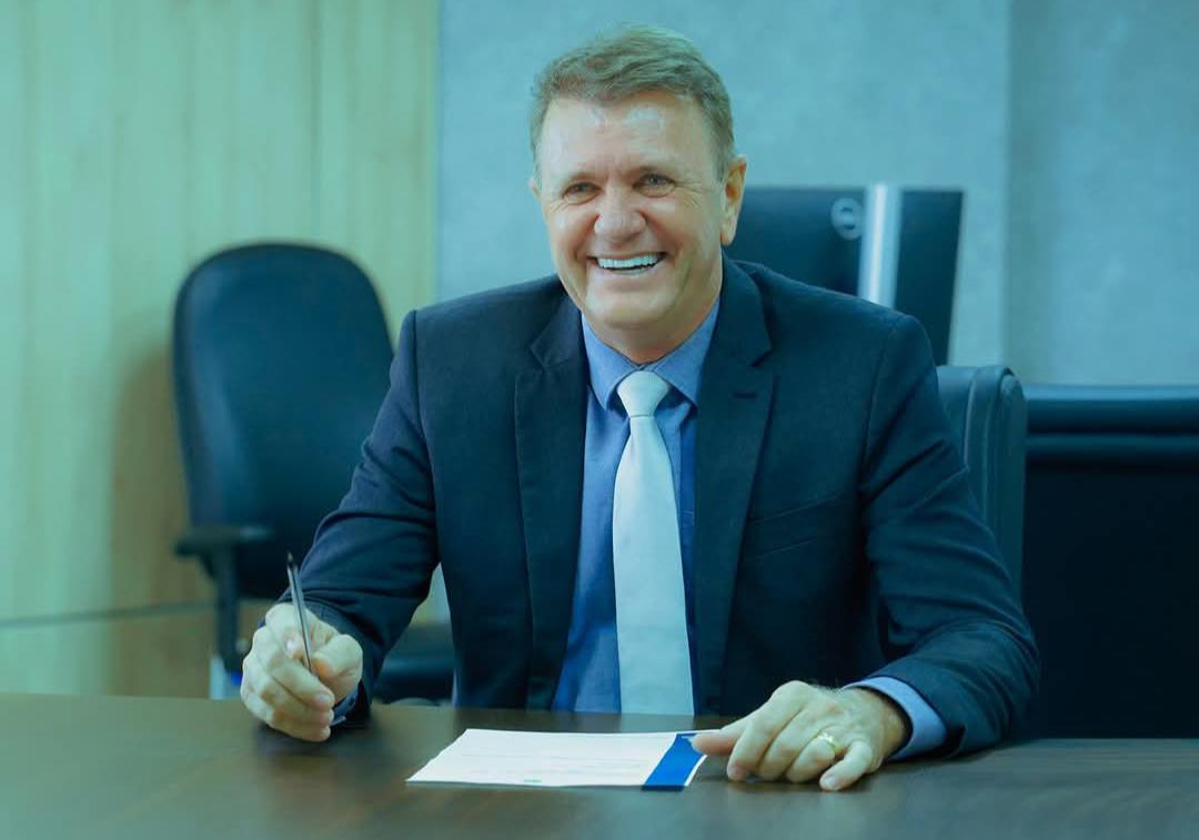 Luizinho Goebel anuncia entrega de oito ambulâncias para municípios de Rondônia