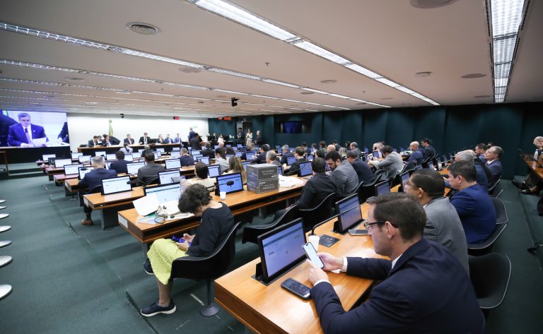 Nota da Consultoria de Orçamento sobre a LDO 2027 aponta dificuldades para estabilização da dívida pública