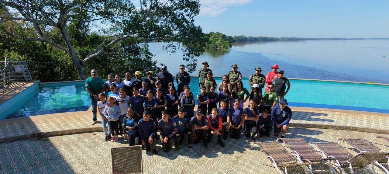 Passeio fluvial promove educação ambiental para crianças durante o Dia Mundial do Meio Ambiente em Guajará-Mirim