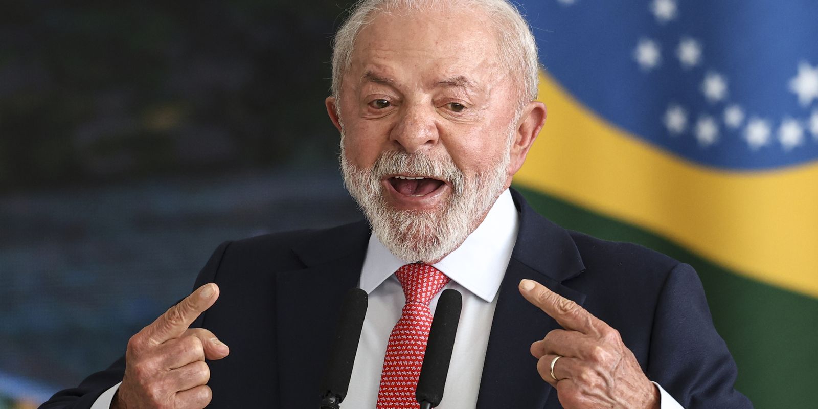 Atitude irresponsável, diz Lula após revogação de visto de embaixadora