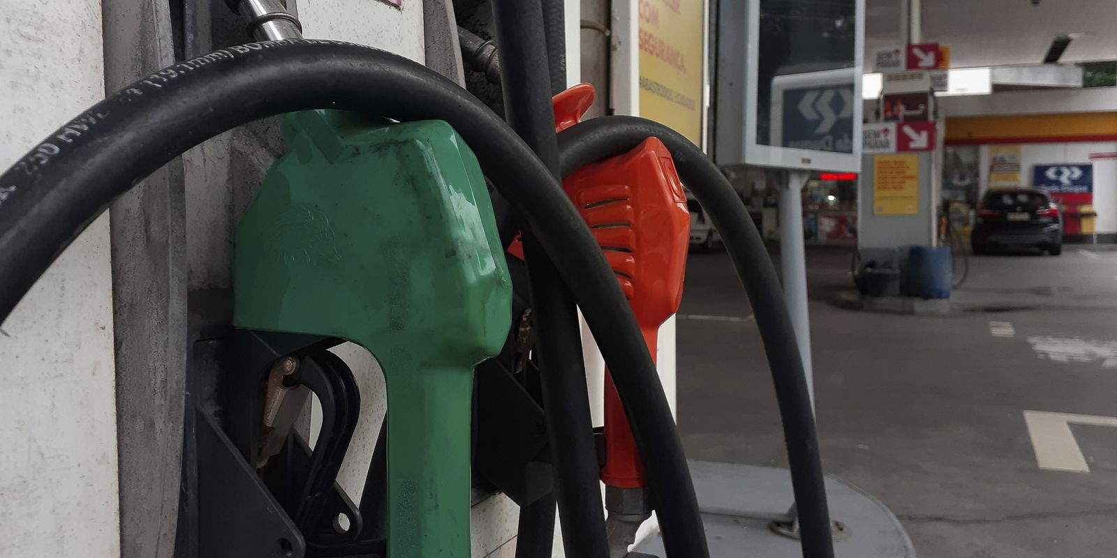Segunda maior refinaria do país reduz preço da gasolina em 11,3%