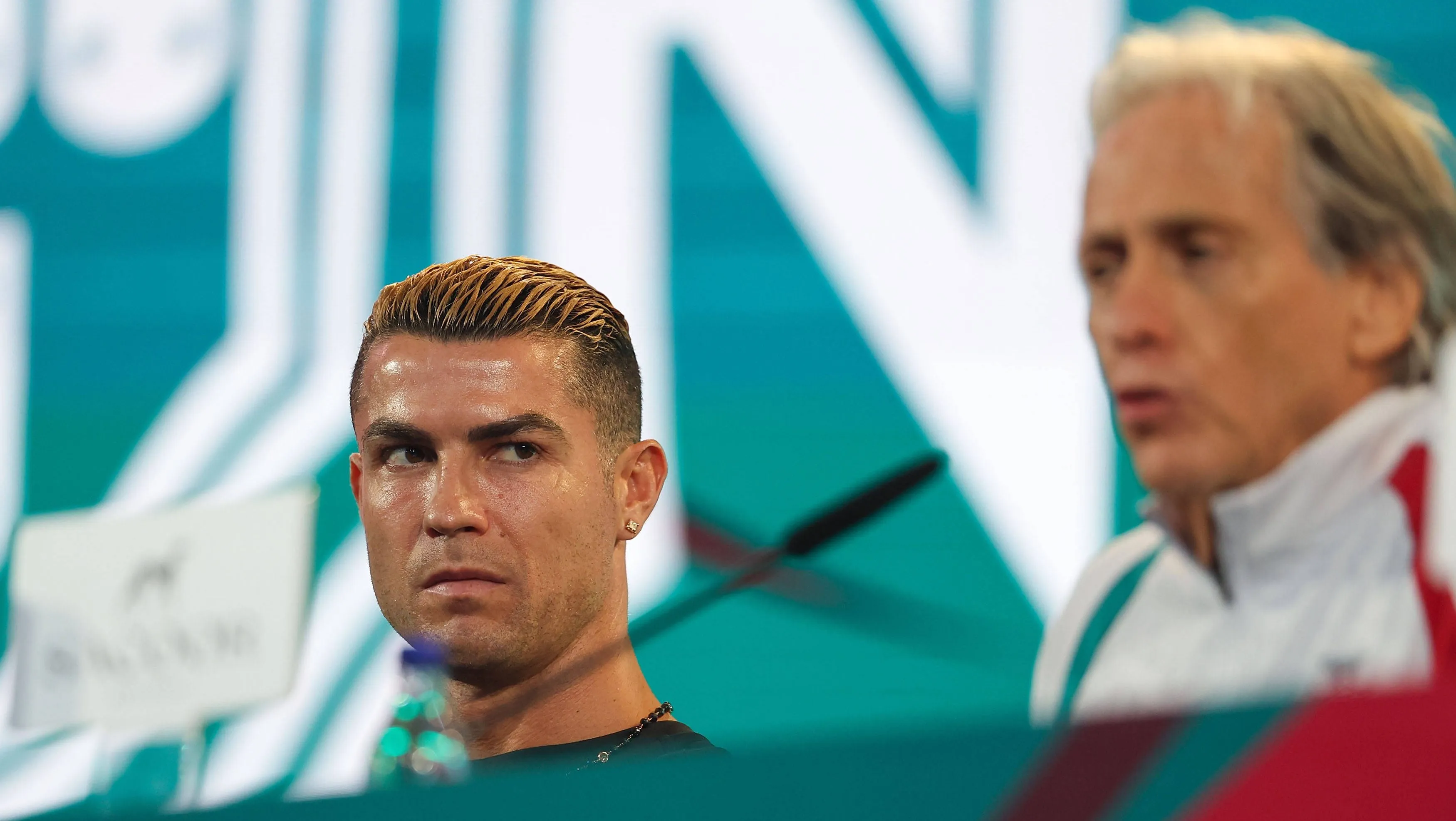 ‘Compartilhei o tempo de Pelé e nunca vi nada parecido’: Ex-Portugal detona Cristiano Ronaldo
