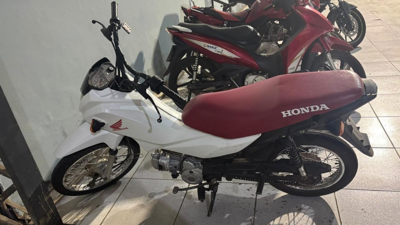 PM recupera motocicleta roubada e prende suspeito