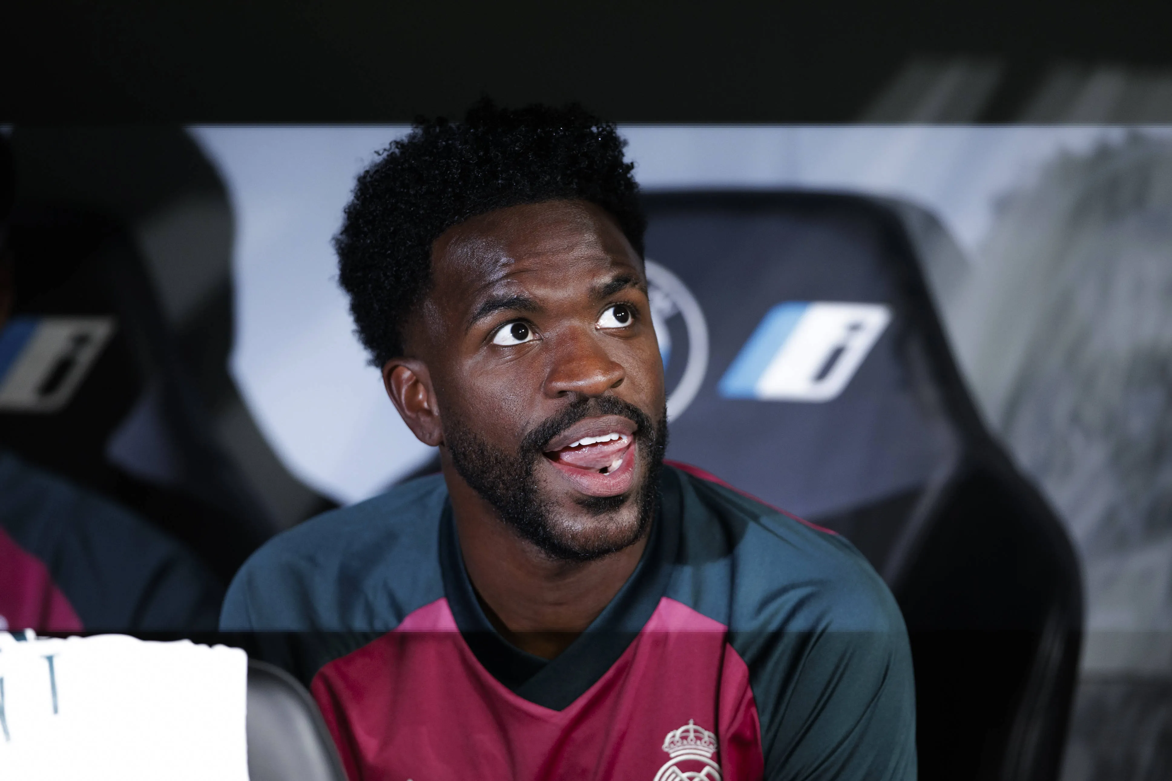 Vini Jr começa no banco, tem gol anulado e é expulso antes de ‘fazer as pazes’ no Real Madrid